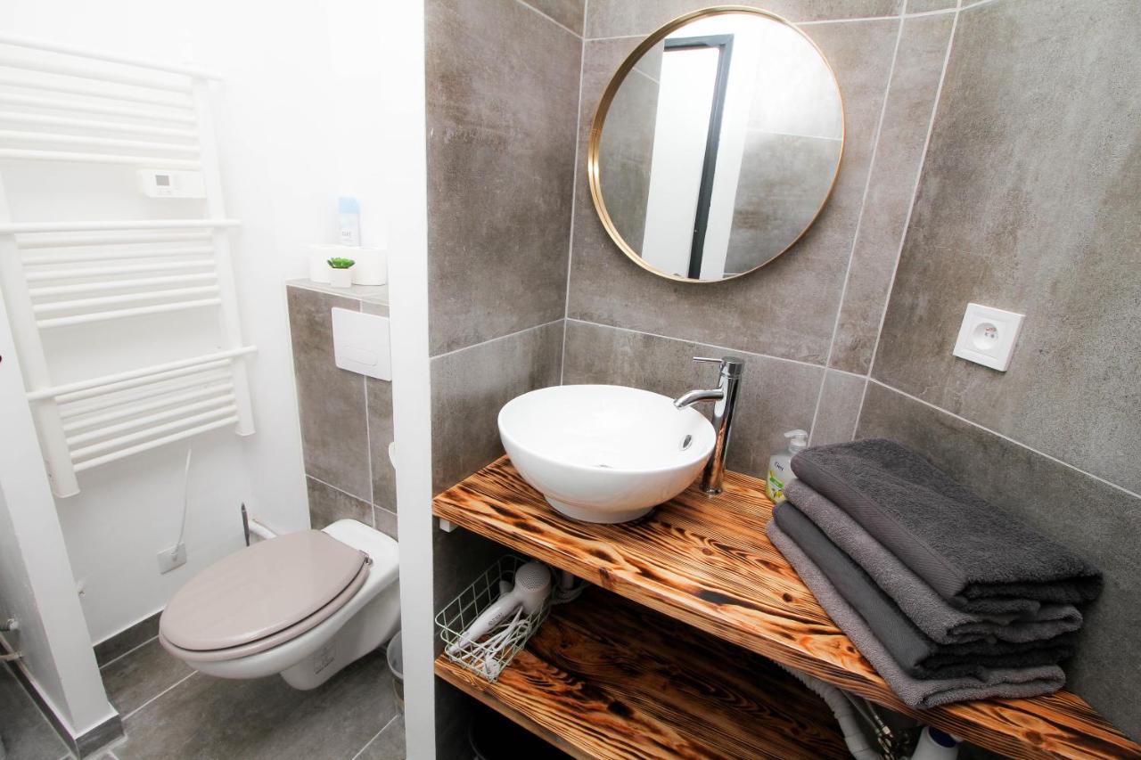 Charmant T2 en COEUR de VILLE - 2 lits + lit bébé - Wifi - Imprimante Carcassonne Extérieur photo
